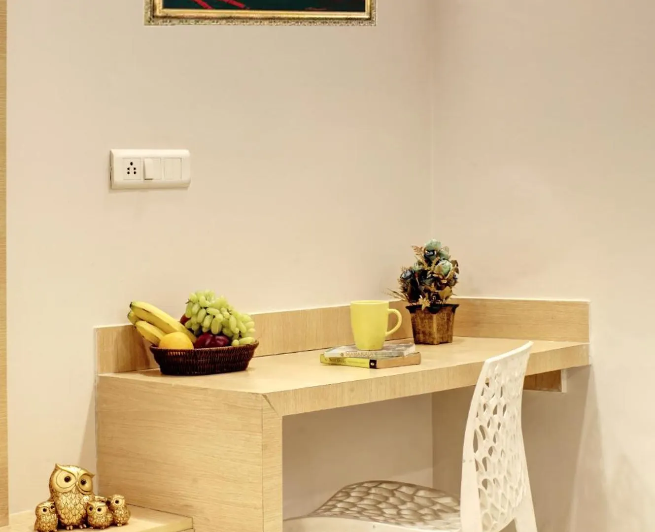 Limewood Stay - Fortis Hospital & Huda City Centre Gurgaon